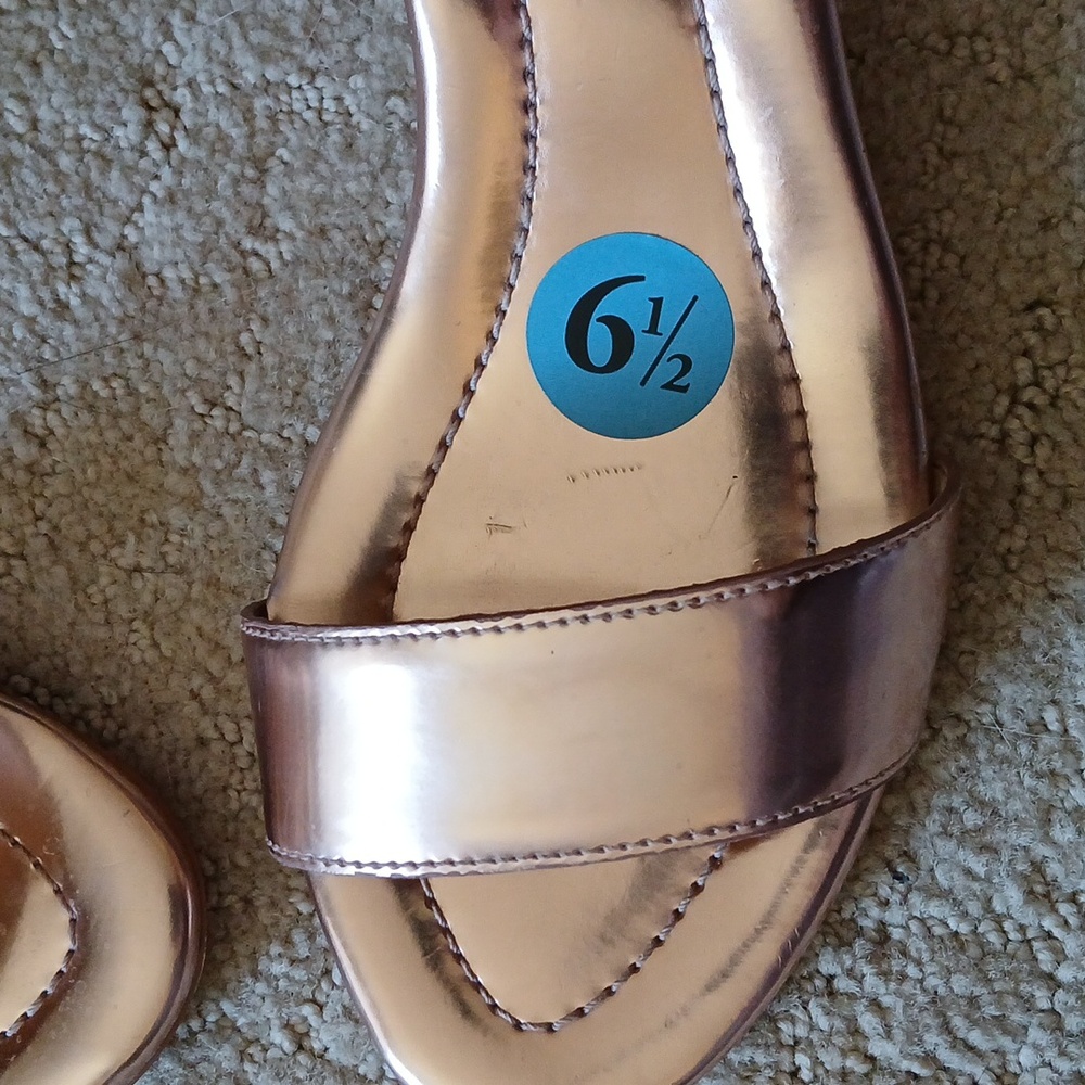 Michael Kors copper metallic buckle chunky heels 6.5 - Picture 4 of 11